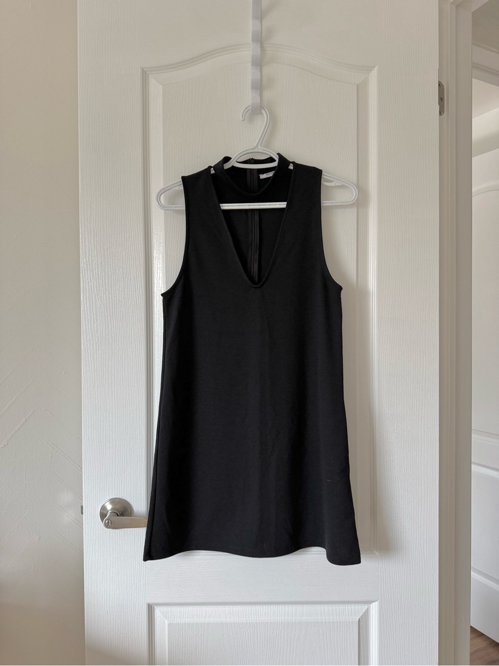 Zara Black Sleeveless V-Neck Shift Dress